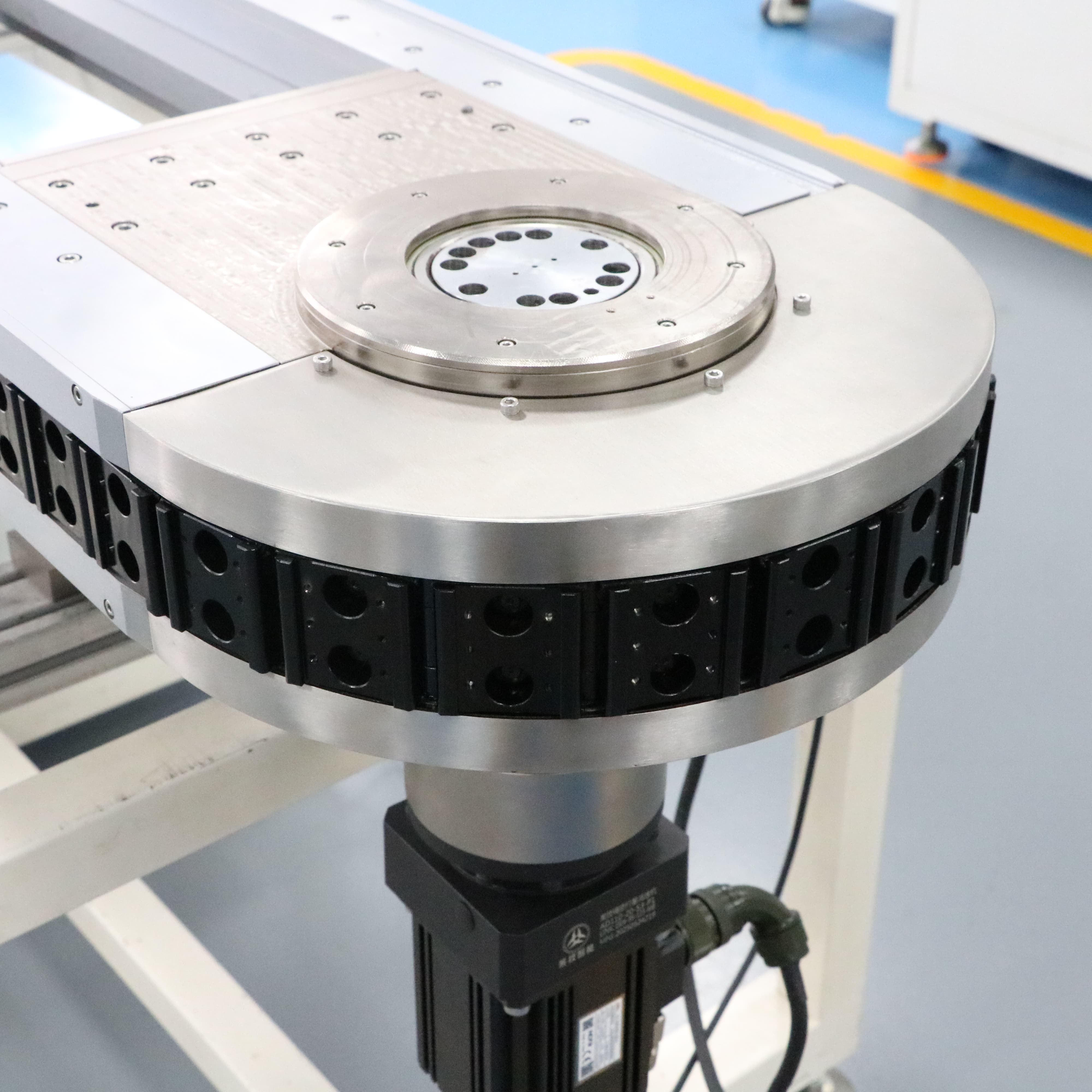 Intelligent Precision Chain Link Conveyor System Automated Flexible Assembly Line Programmable Control 0.03mm Accuracy