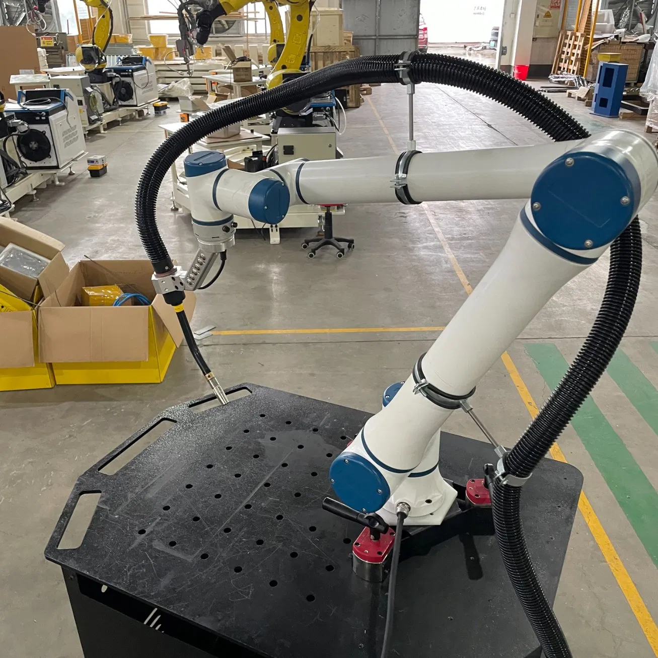 Arc Collaborative Welding Robot with Robotic TIG Welding System Machinery Frame Welding