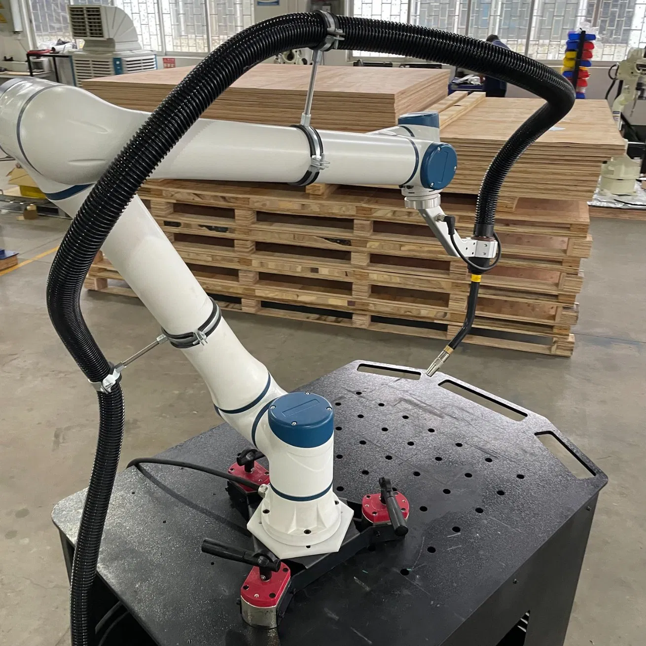 Arc Collaborative Welding Robot with Robotic TIG Welding System Machinery Frame Welding