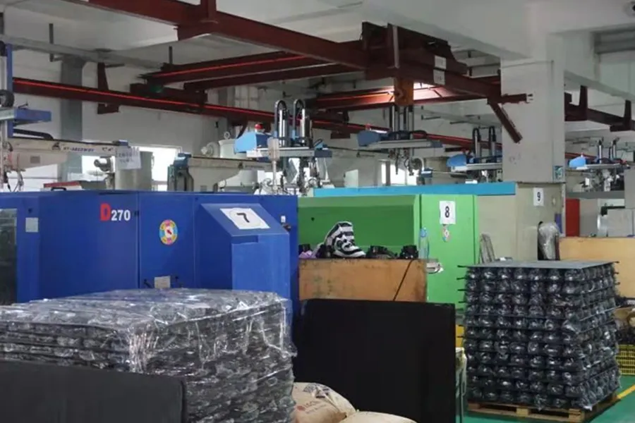 Pet Bottle Molding 4