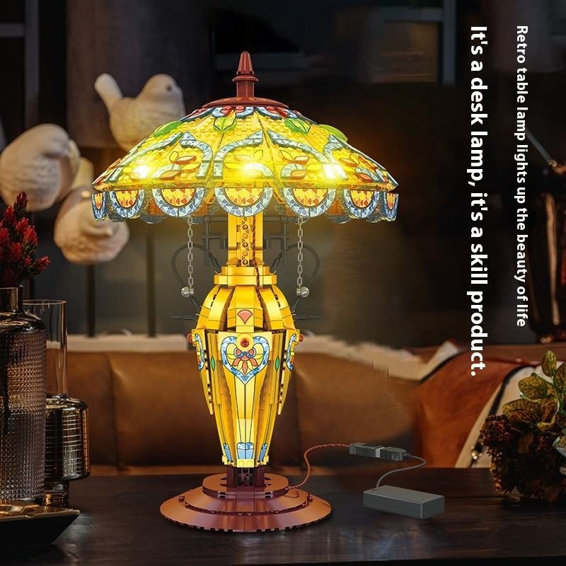 Cross-Border 1570 PCS DIY Building Blocks Table Lamp 1: 24 Scale Plastic Model Toy for Older Children Home Ornaments Lighting