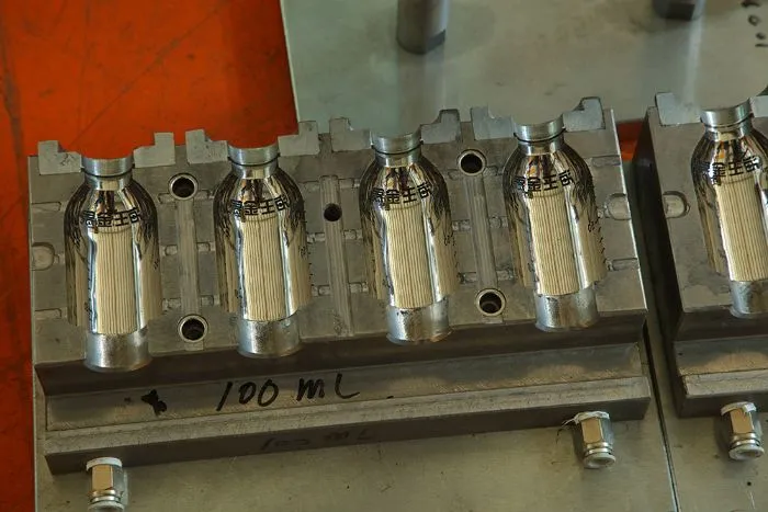 PET Cosmetic Bottle Making Machine 2