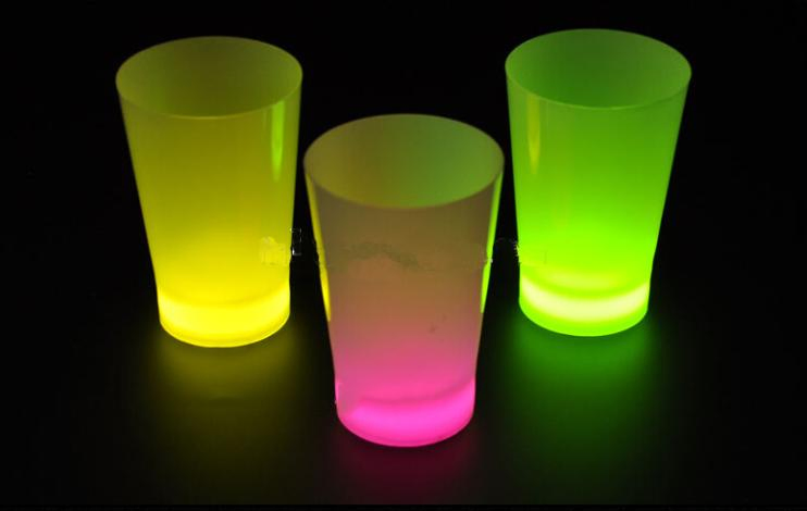 LED Flashing Plastic Cup Glow in The Dark for Barparty Supply