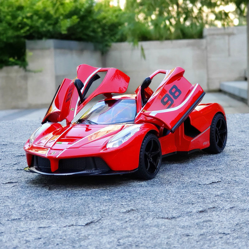 Custom Alloy Die-Cast Model Cars and Airplanes for Collectors