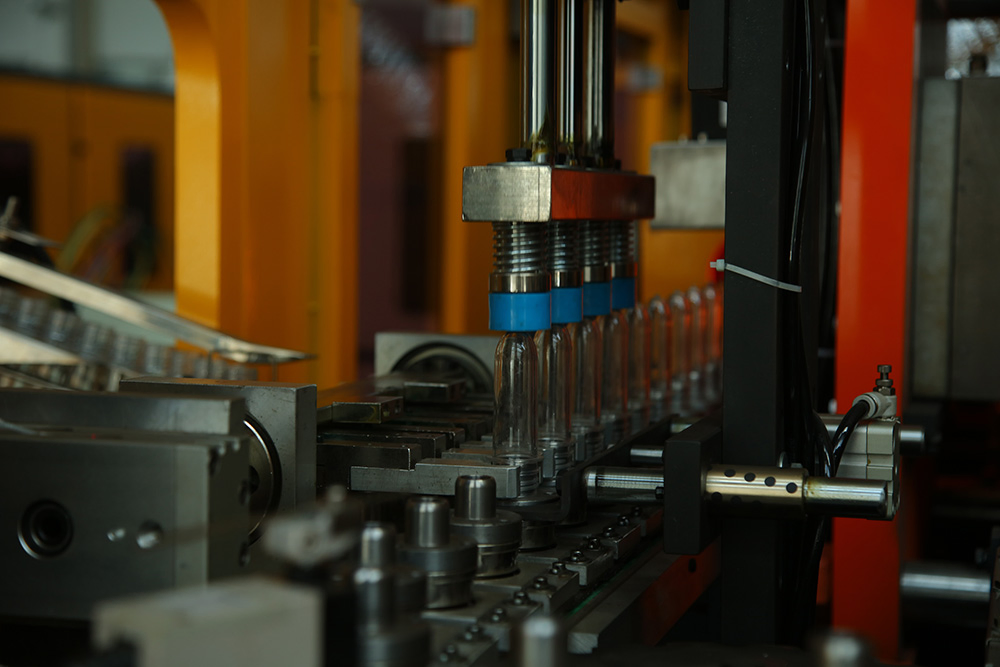 Plastic Pet Bottle Molding Machine