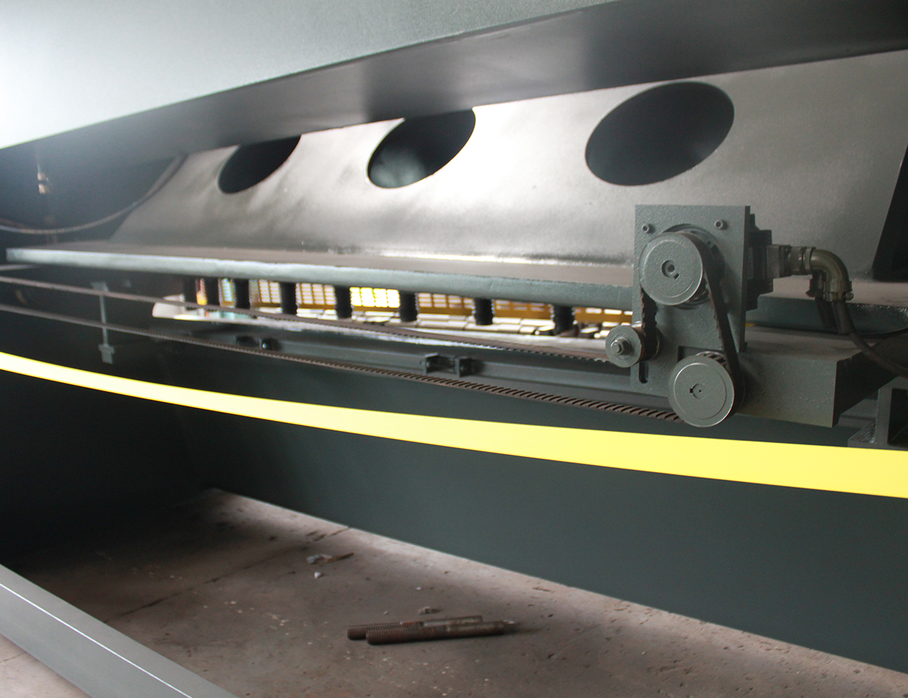 6mm 3200mm Guillotine Shearing Machine Shear Cutter Machine Electrical Guillotine Shearing Machine