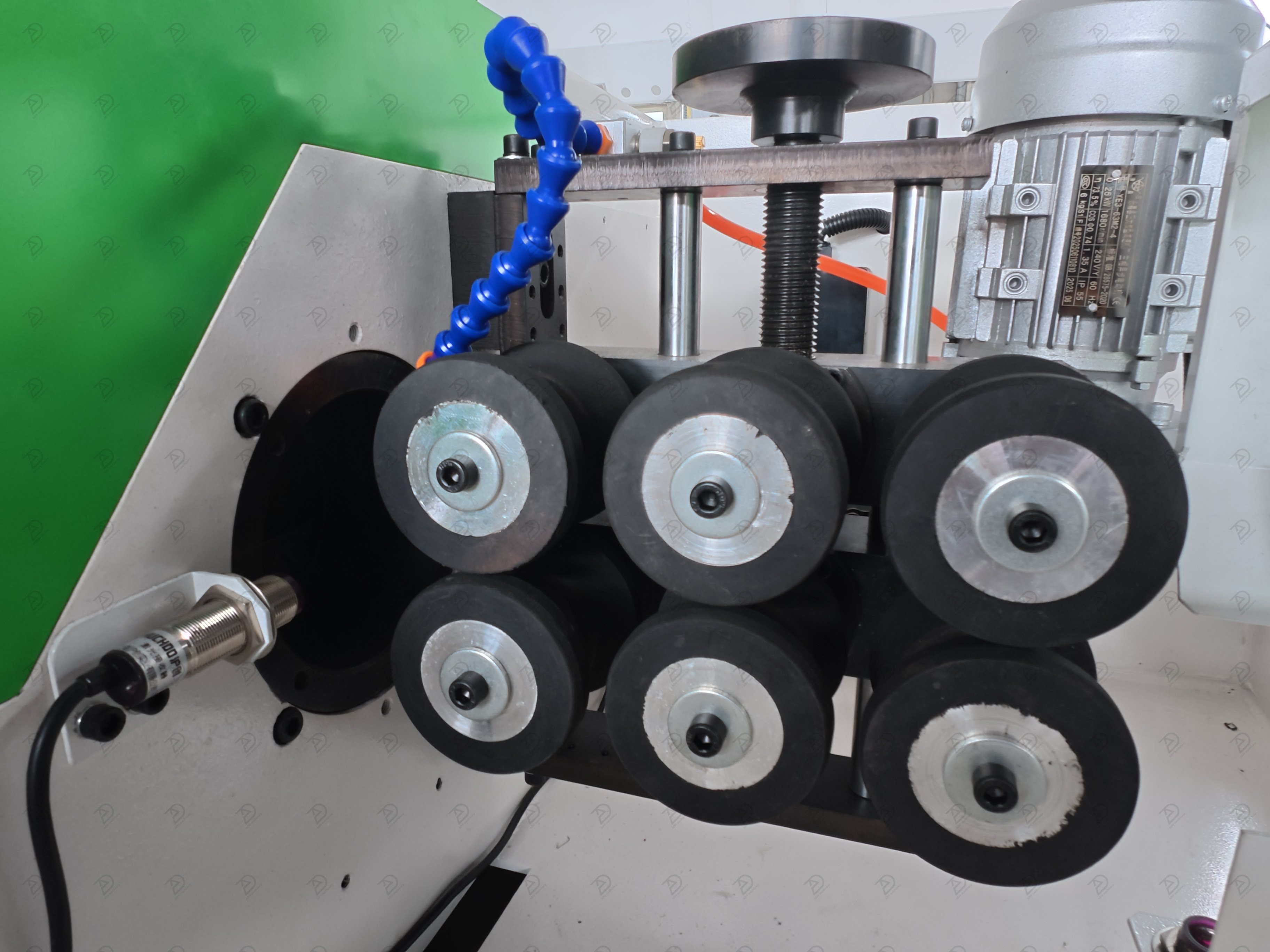 Electric Power Fully Automatic Stainless Steel Round Pipe Polishing Machine for Tube Grinding