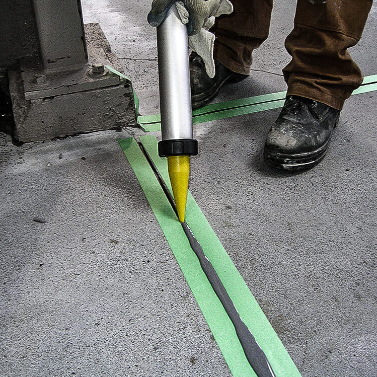 Lithium Battery Cordless 600ml Electric Caulking Gun with maximum 8000N