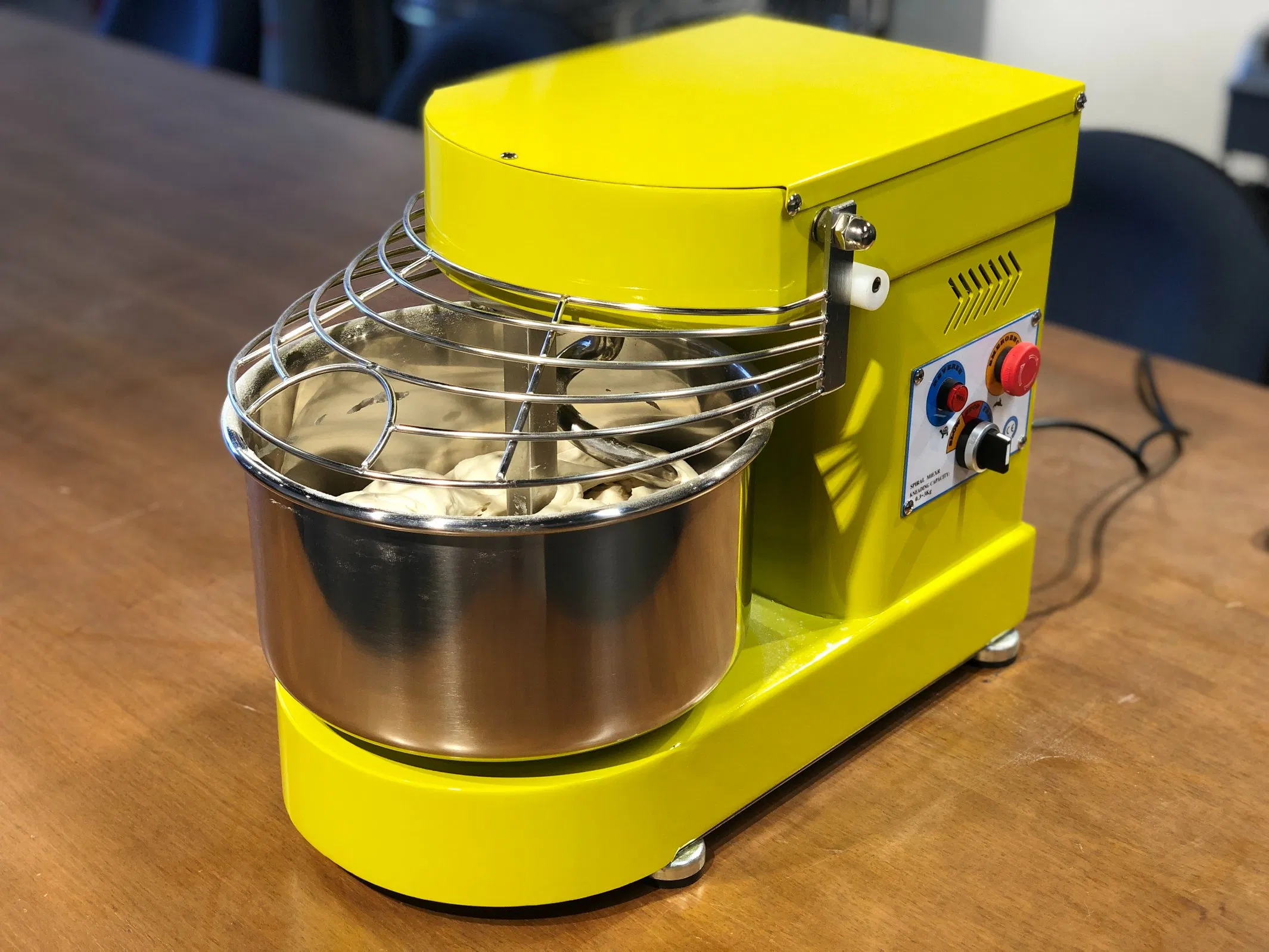 Best Spiral Dough Mixer with 3/5/8/12/16/20/25/50/75/100kg Flour Mixer Bread Making Machine Bakery Equipment