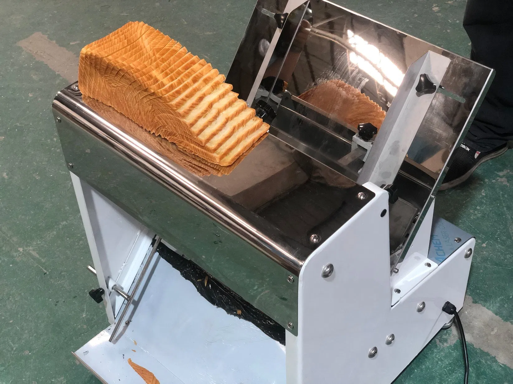 High Efficiency Commercial Bread Making Manual Toast Slicer Electric Bread Slicer