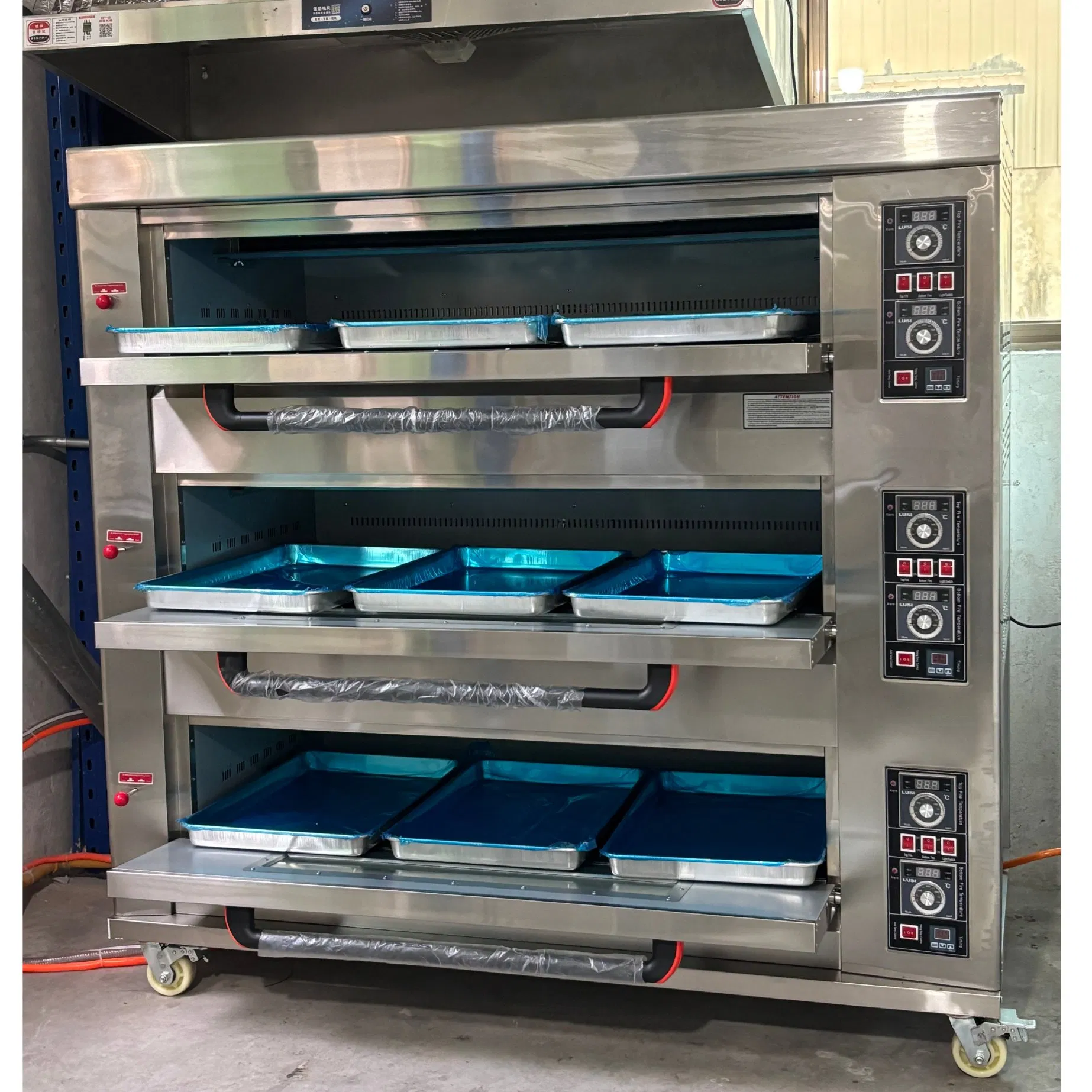 Hot Sell Industrial Bakery Equipment Commercial 3 Deck 9 Trays Baking Gas Oven Deck Oven for Bread Cake and Pizza Baking Machine Cookie Oven