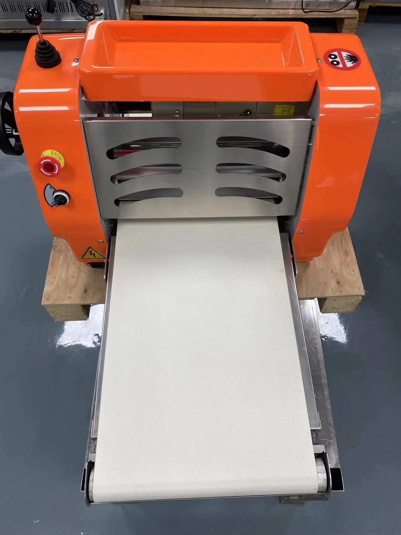 Commercial Desktop Electric Bakery Bread Pastry Roller Dough Sheeter