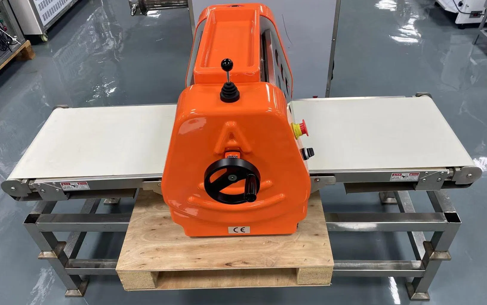 Commercial Desktop Electric Bakery Bread Pastry Roller Dough Sheeter