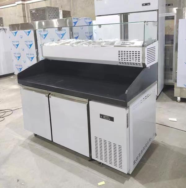 Hot Sale 2 Doors Undercounter Refrigerated Pizza Prep Table with Top Display