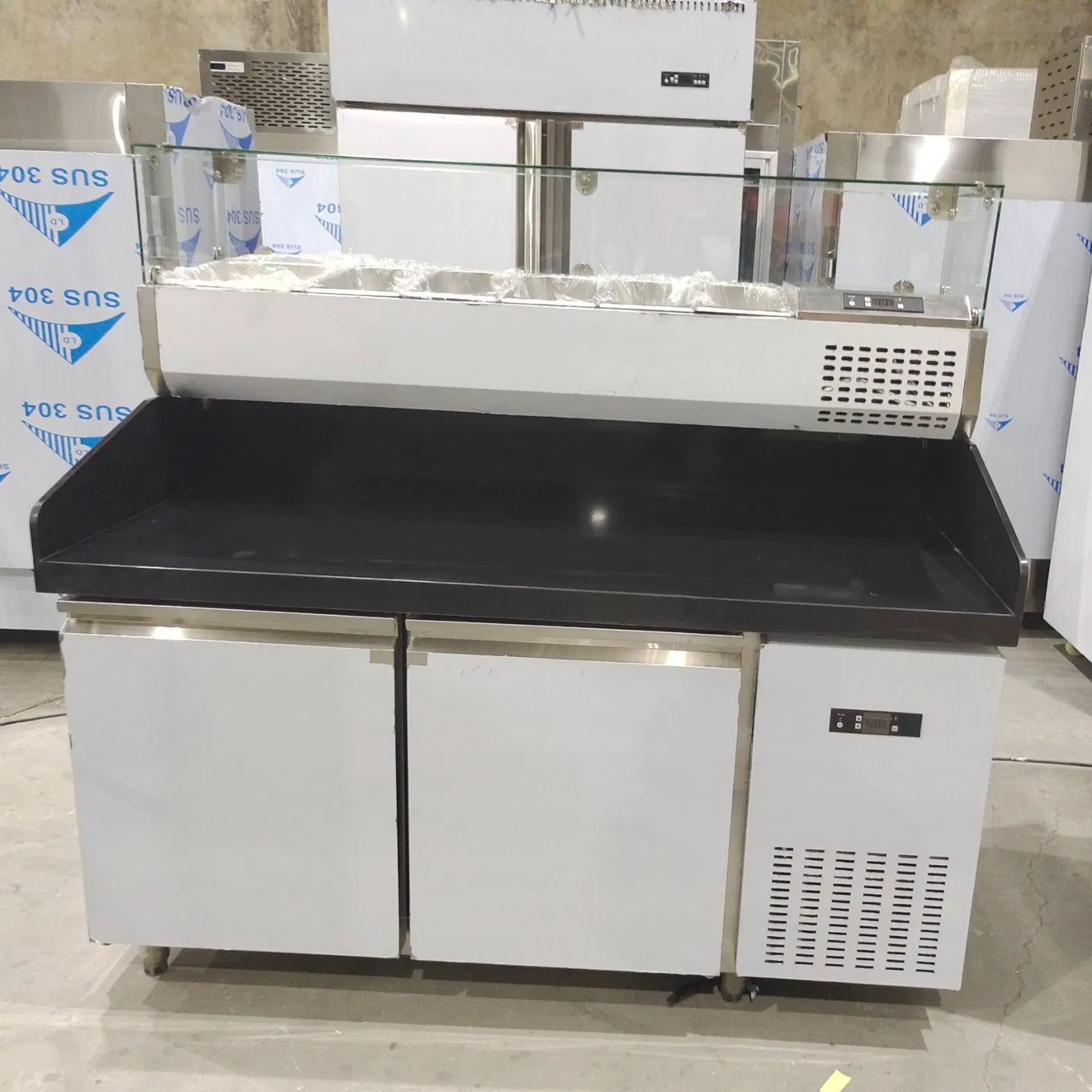 Hot Sale 2 Doors Undercounter Refrigerated Pizza Prep Table with Top Display