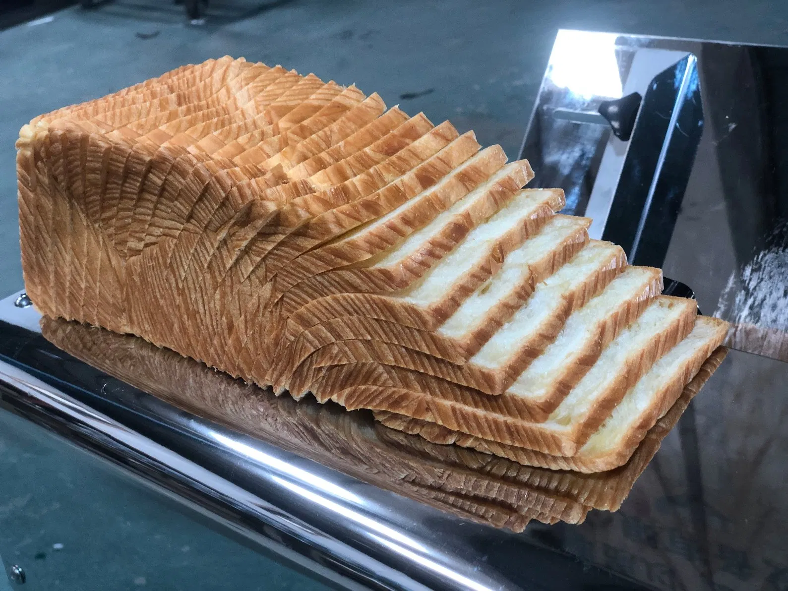 High Efficiency Commercial Bread Making Manual Toast Slicer Electric Bread Slicer