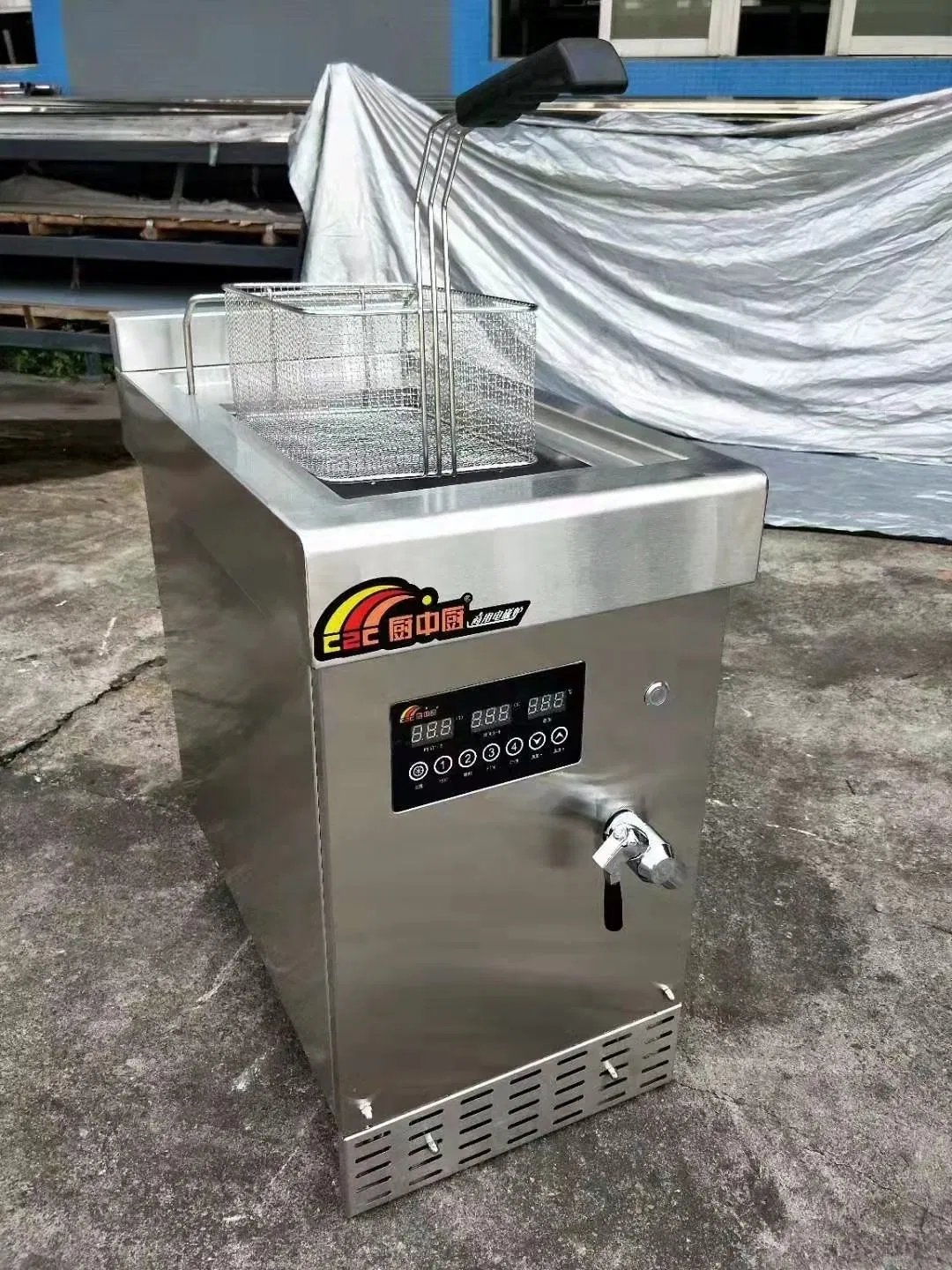 50L Large Capacity Electric Deep Fryer, 220V/380V Commercial Fried Chicken Fryer with Oil Filtration System, High Power Stainless Steel Fryer for Fast Food Shop