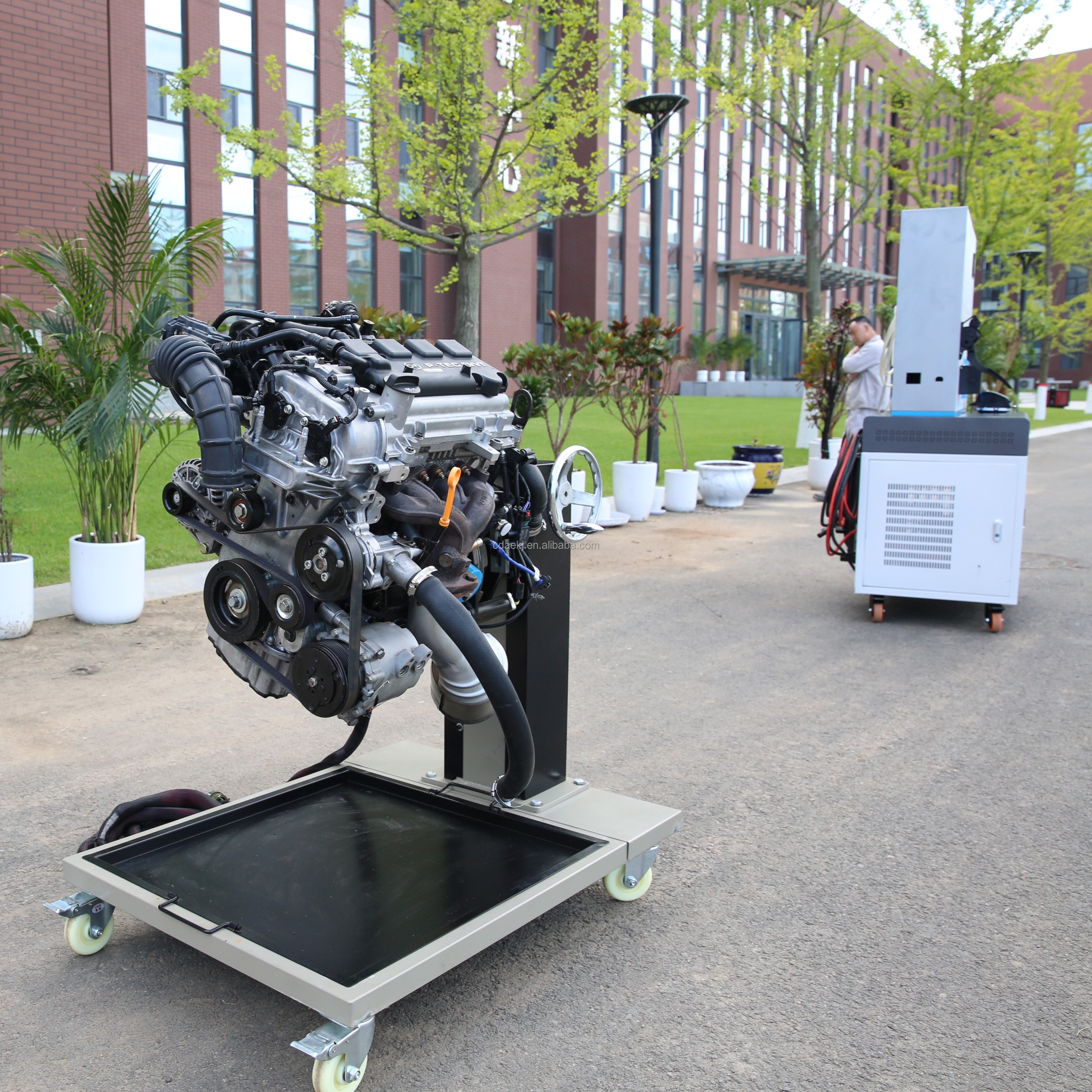 Professional Car Engine Control System Training Aid with Integrated Fault Assessment and Signal Measurement Panel