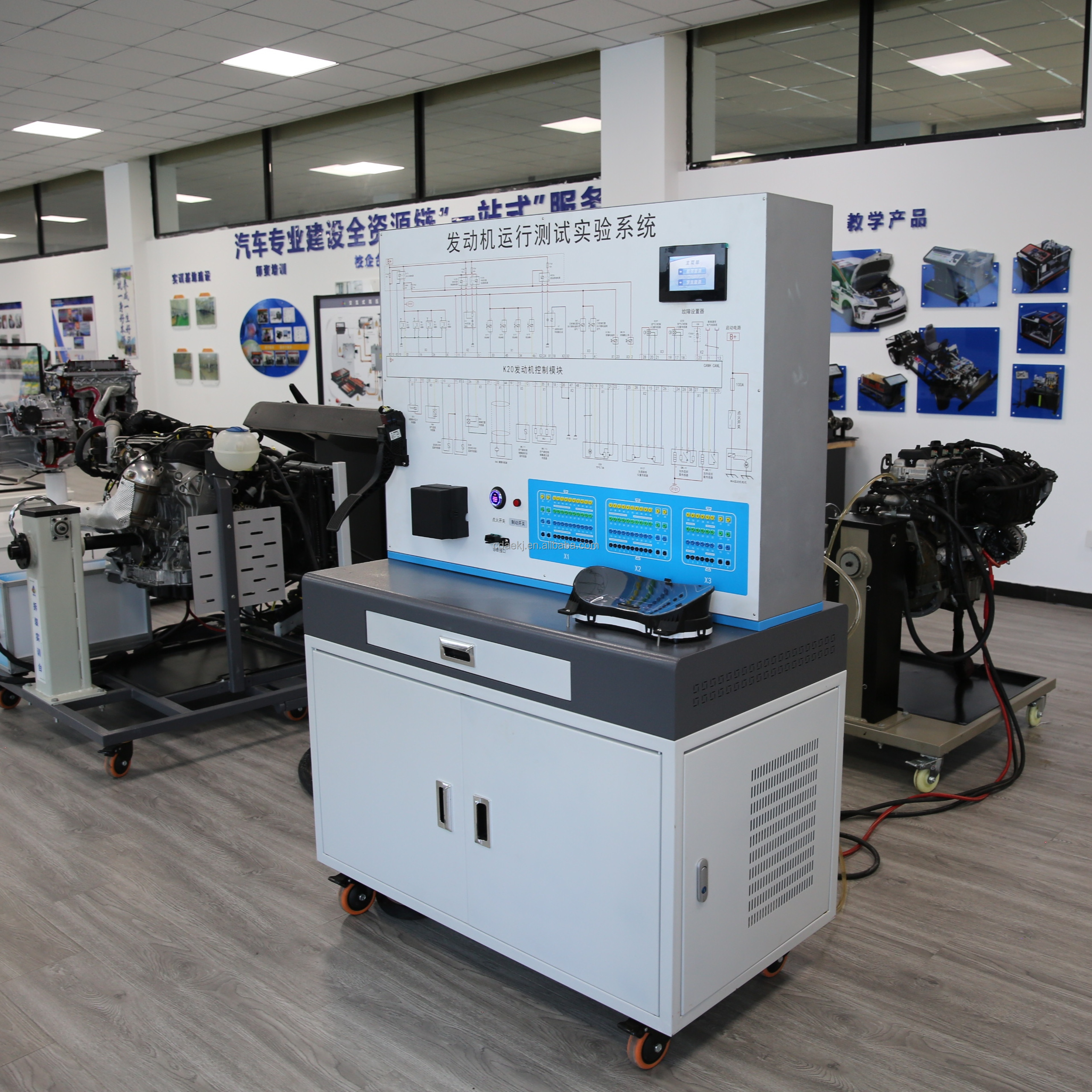 Professional Car Engine Control System Training Aid with Integrated Fault Assessment and Signal Measurement Panel