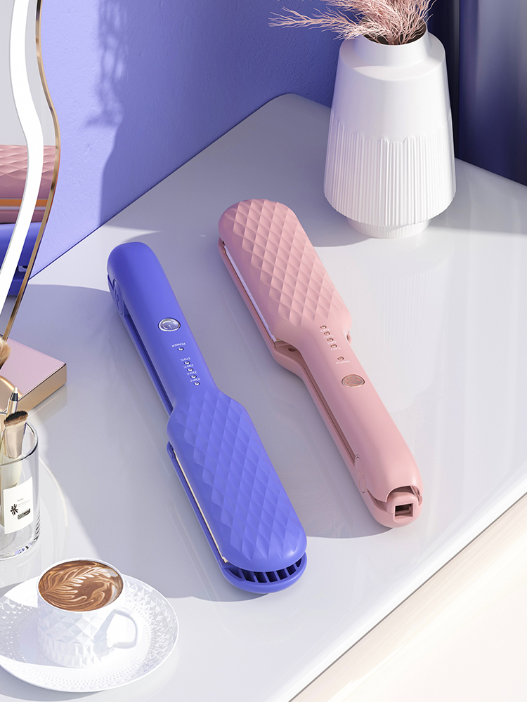 Compact Titanium Straightening Tool with Dual Voltage for Salon-Quality Hair Styling