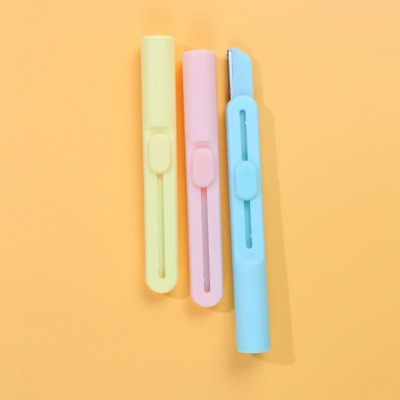 Eyebrow Razor Detail