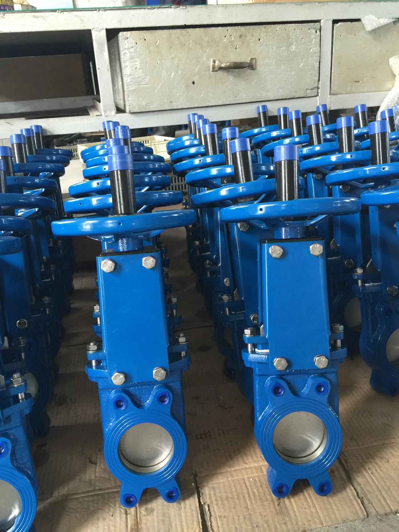 Chainwheel Operated Cast Iron Knife Type Gate Valve Manufacture of China