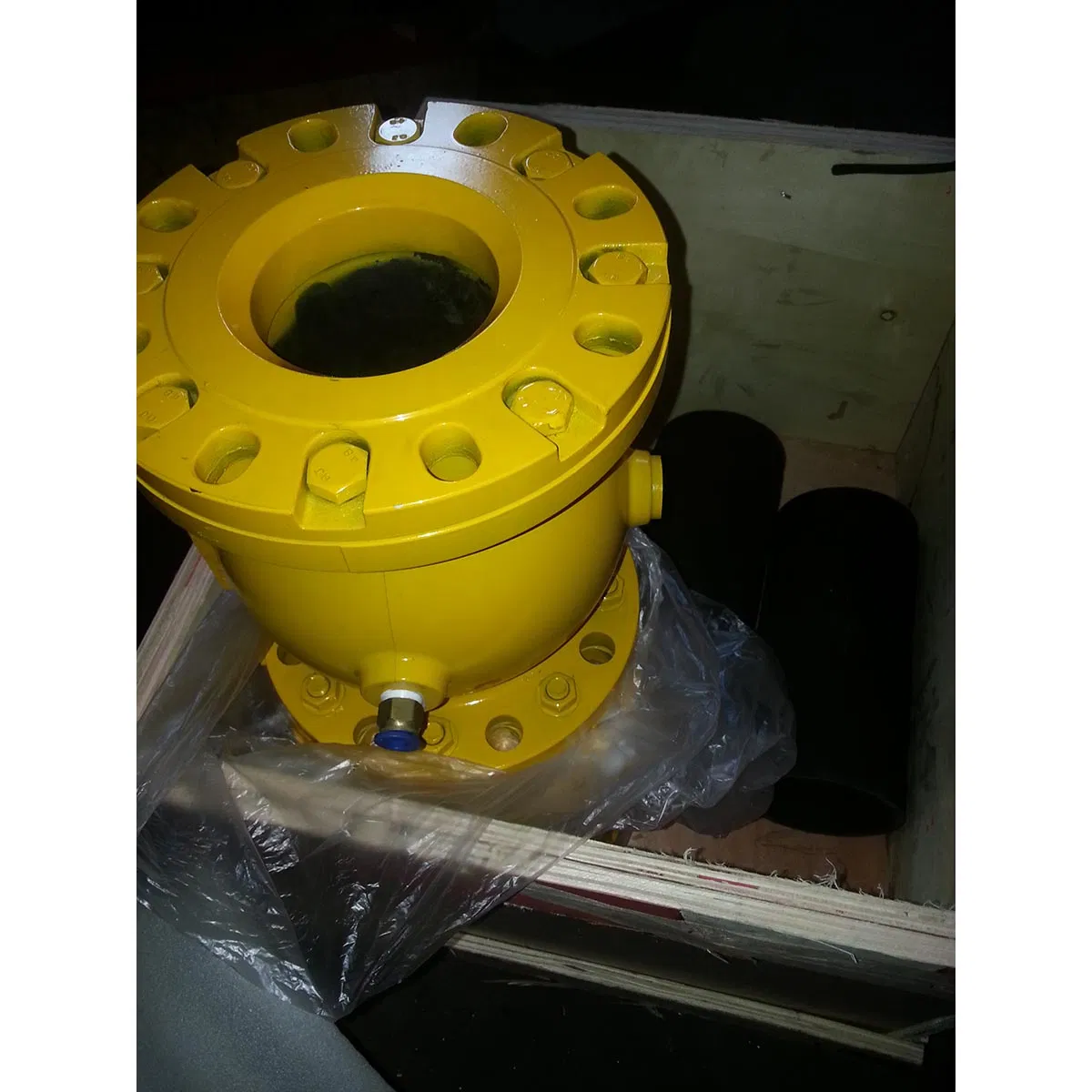 DIN/ANSI API Aluminium/Cast Steel DN100 Flange Pinch Valve with Pneumatic Cylinder