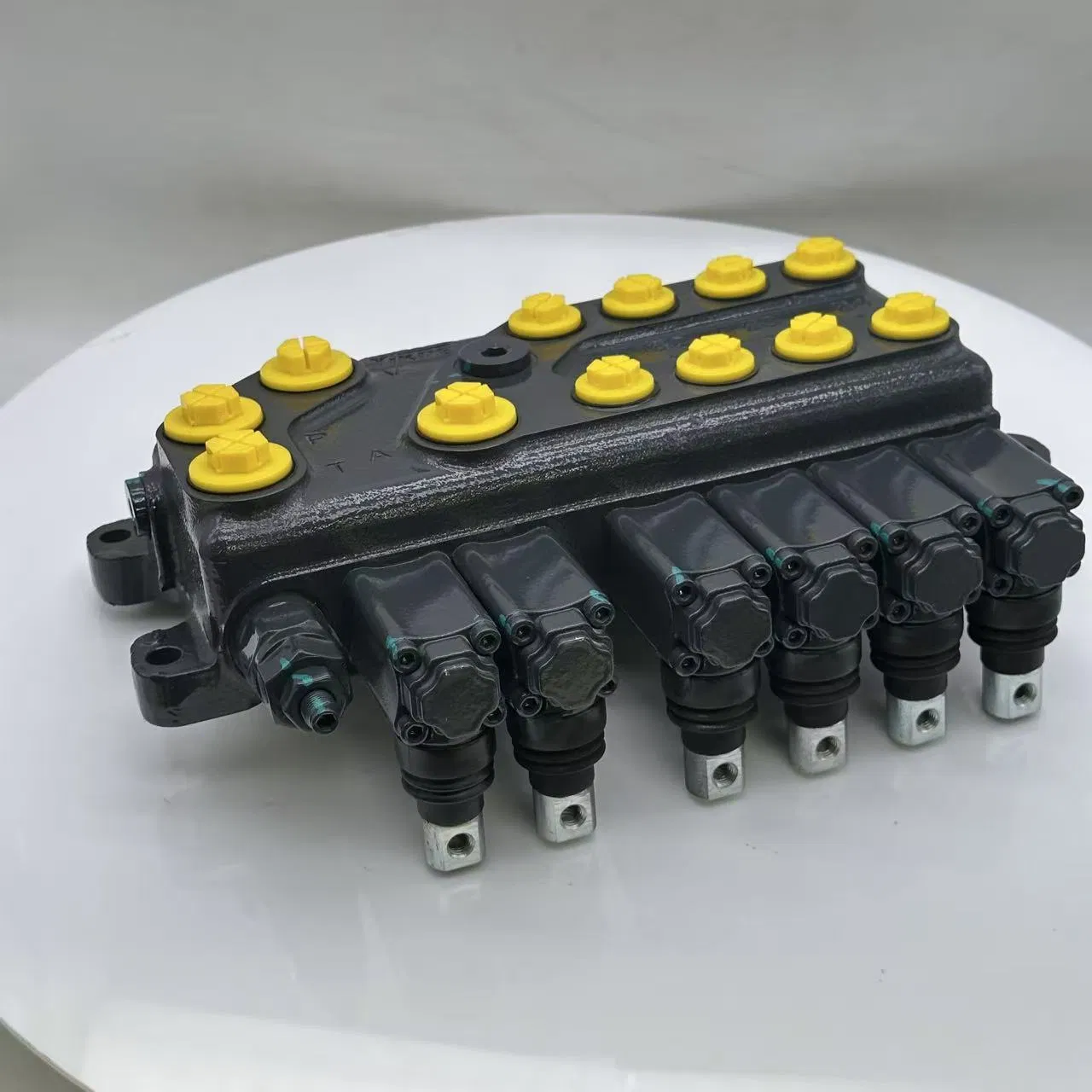 Yikde 21MPa Hydraulic Multi-Way Directional Control Valve for Safety