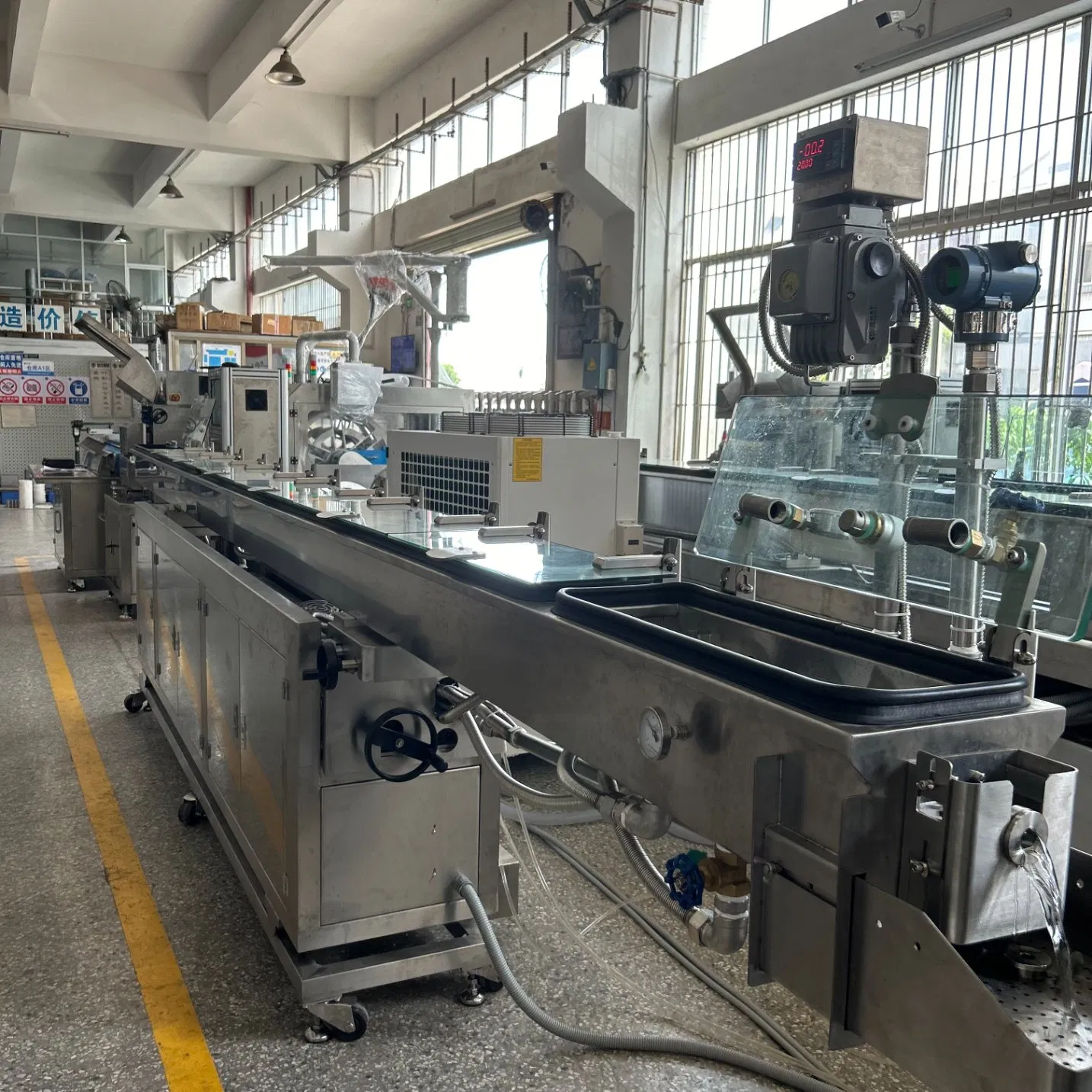 Dual-Extruder Co-Extrusion Line for Color-Striped Multi-Lumen Endotracheal Tubes
