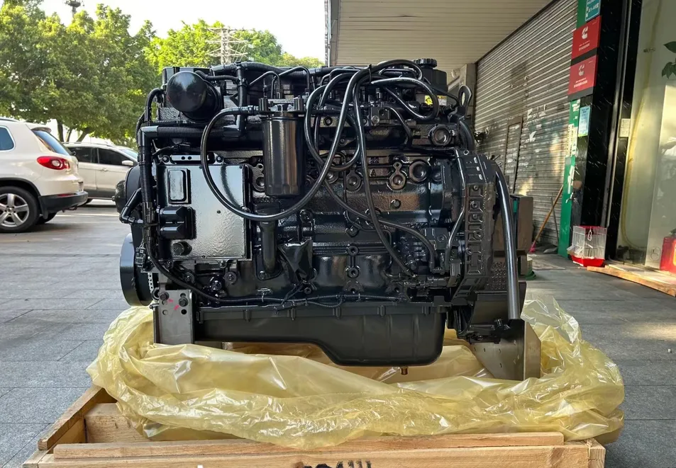 Hot Sale Qsb6.7 Engine 6 Cylinder Diesel Engine Common Rail Low Fuel