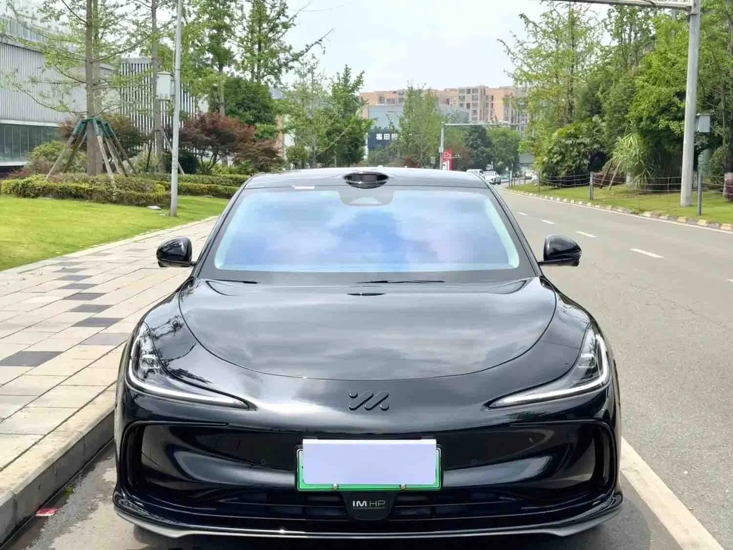 Transmissão esportiva de alta potência com motor duplo e torque elevado, carro usado certificado por terceiros Im L6 carro elétrico de desempenho oferece aceleração instantânea