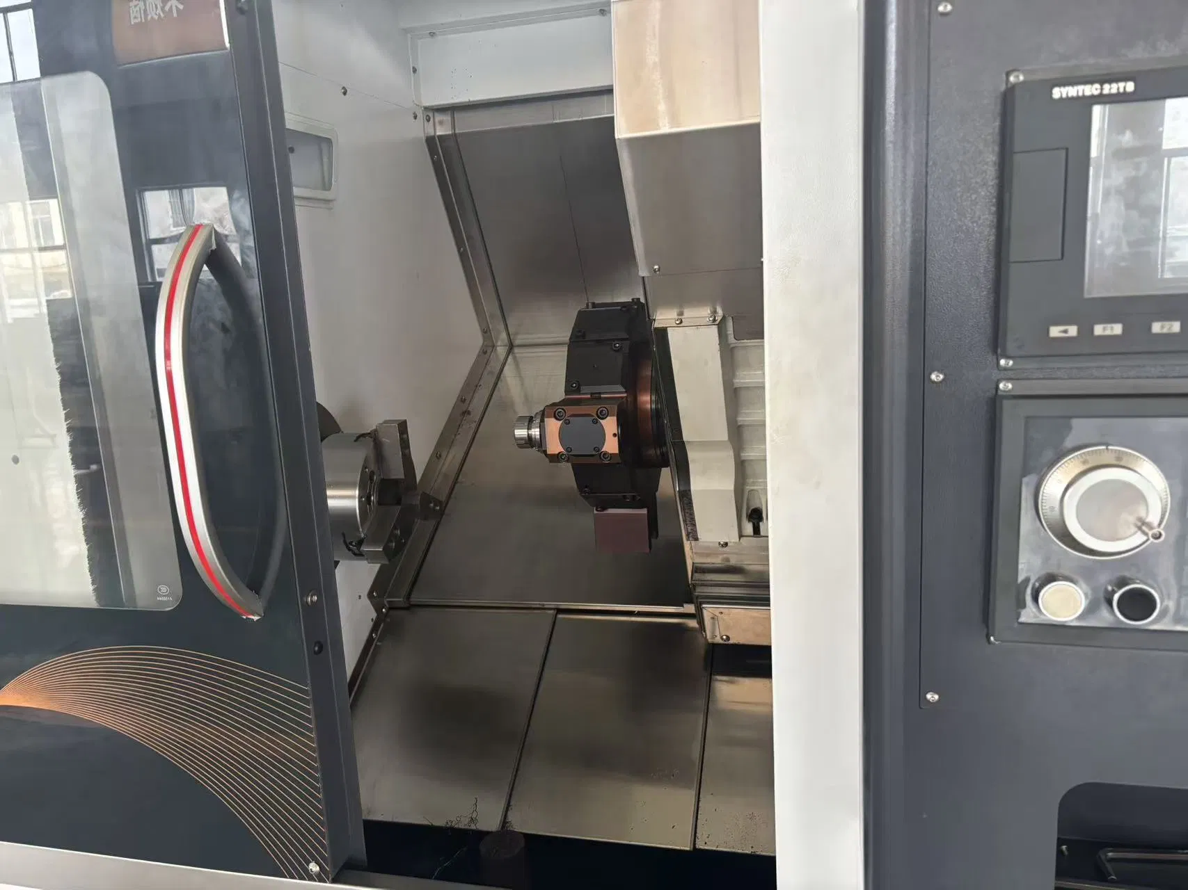 Torno de Processamento de Válvula de Aço Inoxidável Durável com Sistema de Controle Taiwan Syntec