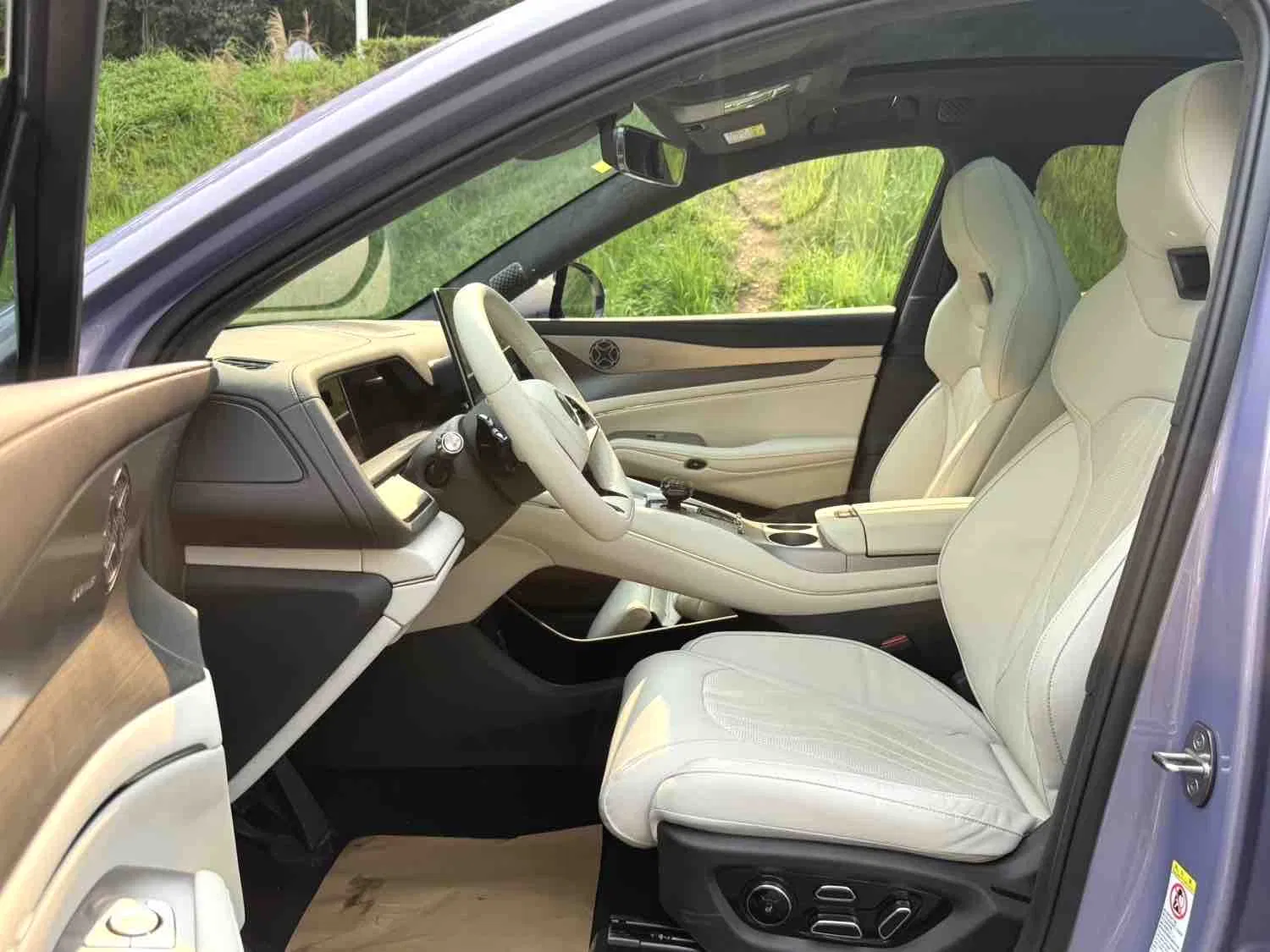 800V Carbeto de Silício 8-in-1 Powertrain Auto Carro, Carro Usado Totalmente Inspecionado Denza N7 Carro Elétrico de Alta Eficiência Realiza 350km Suplemento de Autonomia Dentro de 15 Minuto