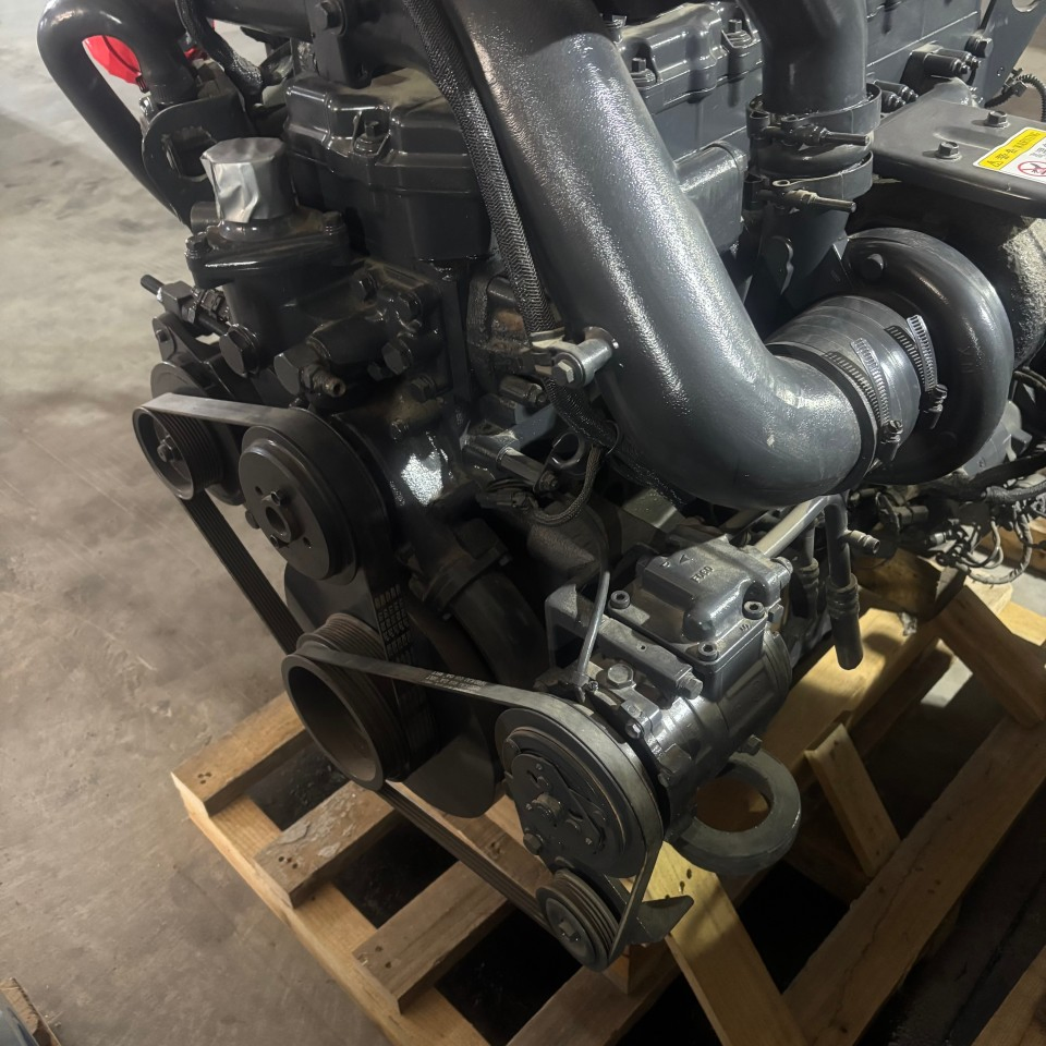 Venda Quente Dl06 Motor 6 Cilindro Motor Diesel Potente Preço Baixo