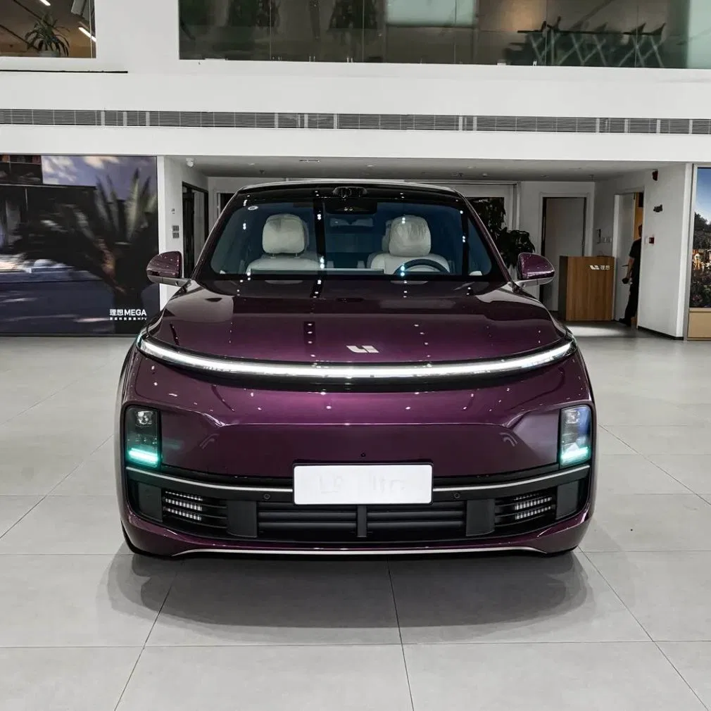 Este Carro Premium Li Auto L9 Ultra Combina 21-Inch Rodas Cinza Prata com Interior Preto e Tecnologia Avançada de Trem de Força Elétrico
