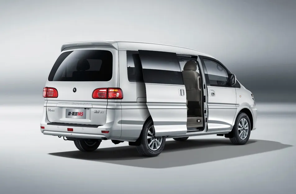 Forthing Lingzhi M5 1.6L Deslocamento Eficiência do Trem de Força Elétrico Carro Elétrico Chinês