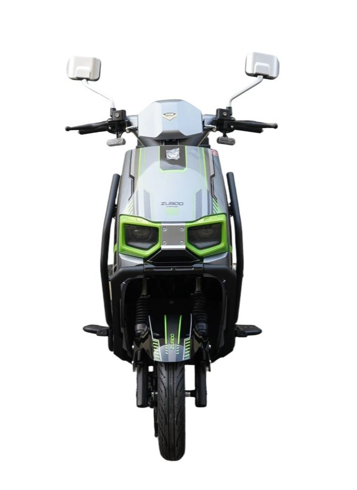 Visão frontal da moto elétrica