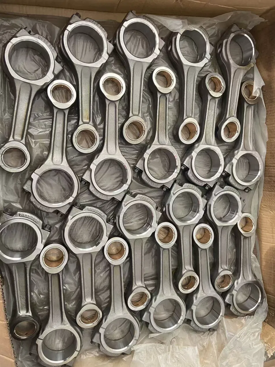 Venda por atacado de peças de motor de veículo biela 1004045-E9300
