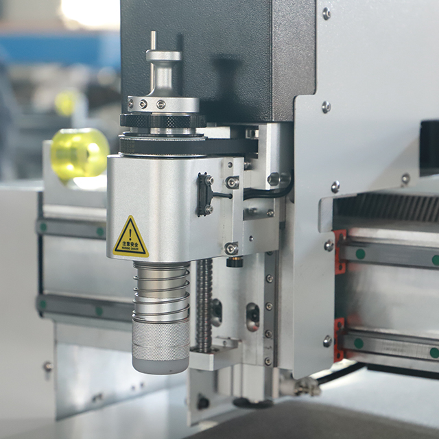 KT Board PVC Foam Board Decals Half Cut Digital Cutting Machine Flatbed Cutter Plotter With CCD Camera