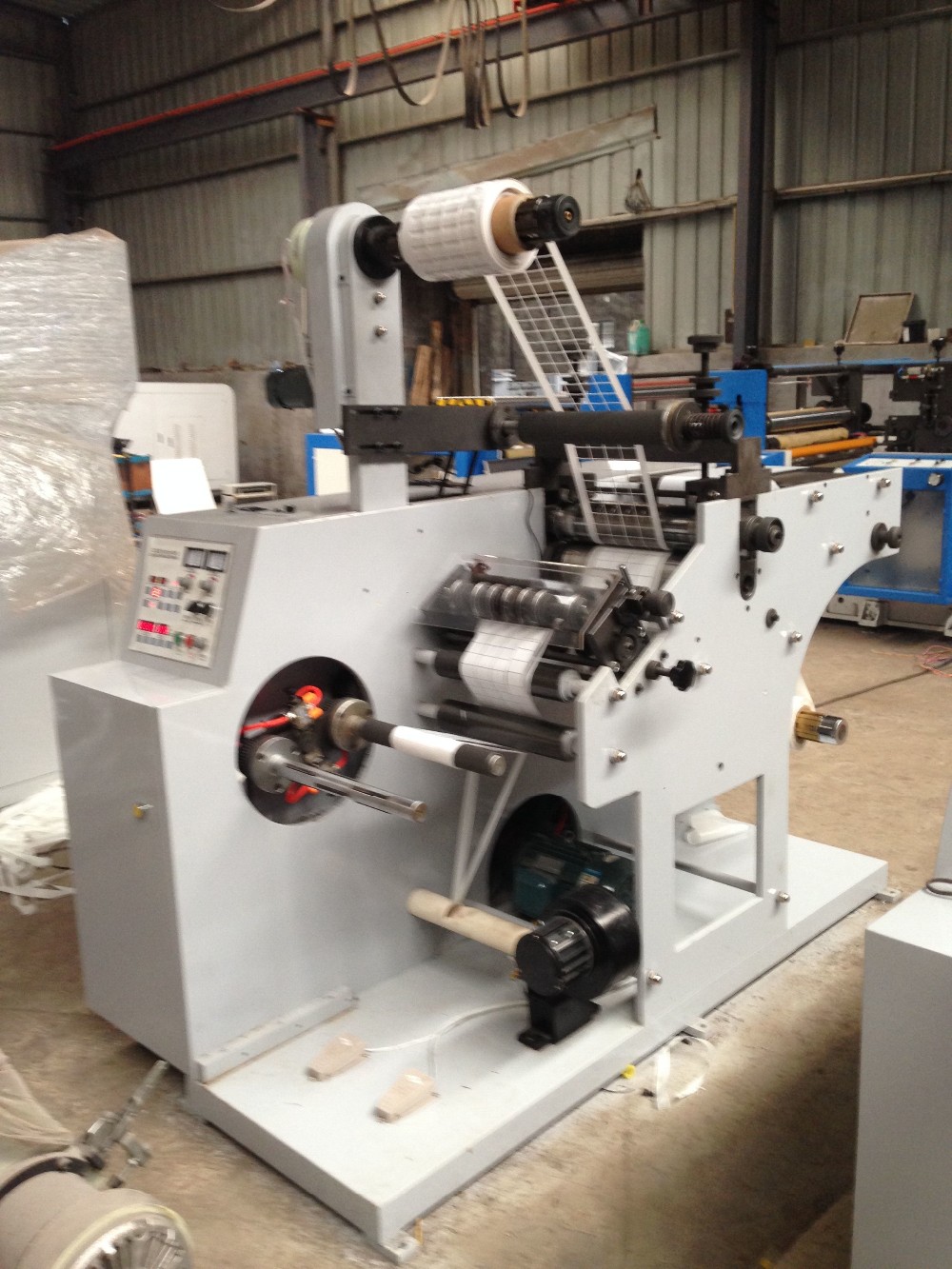 High Speed Manual Roll to Roll Adhesive Sticker Paper Film Label Slitting Machine with Rewinder New