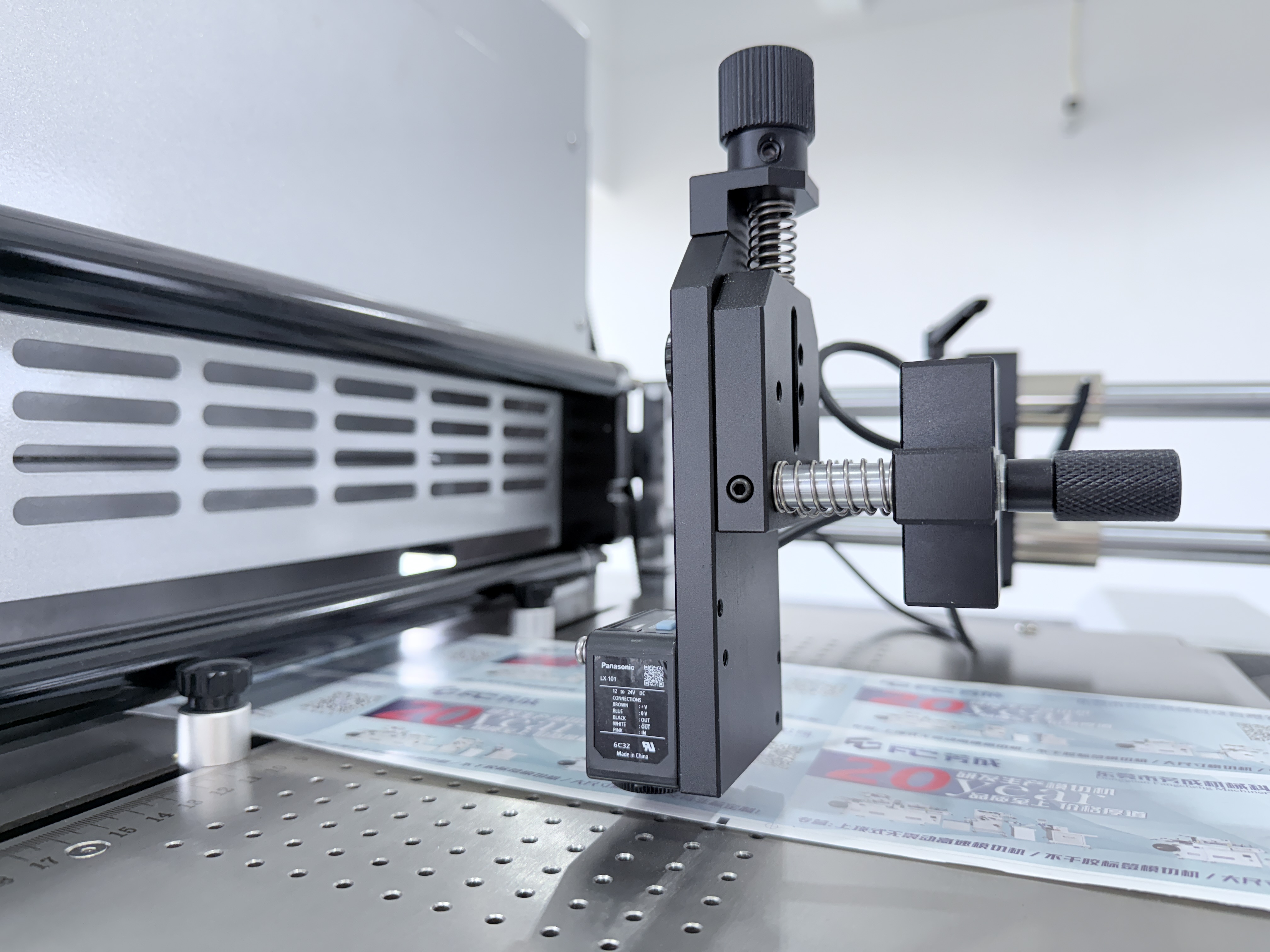 10 Servo Control Nice Price High Precision Automatic Hot Stamping HL-350G Die Cutting Machine For Various Packaging Labels