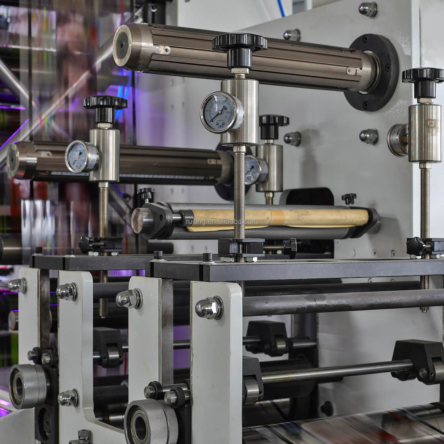 5 Colors Narrow Web Flexo Printing Machine with Laminating and Rotary Die Cutting for Labels