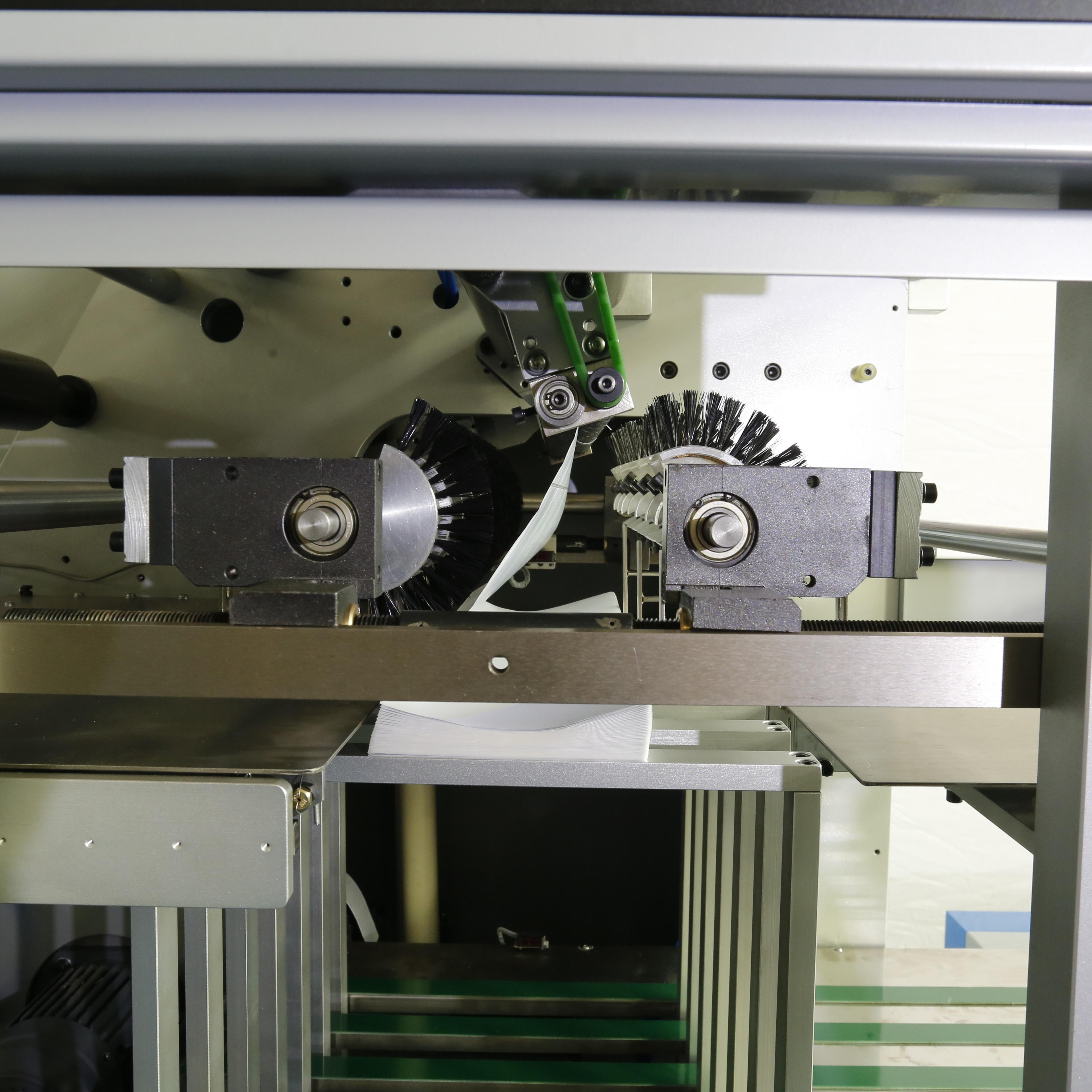 Direct Thermal Label Making Machine Stack Fan Fold Adhesive Labels Paper Processing Machinery