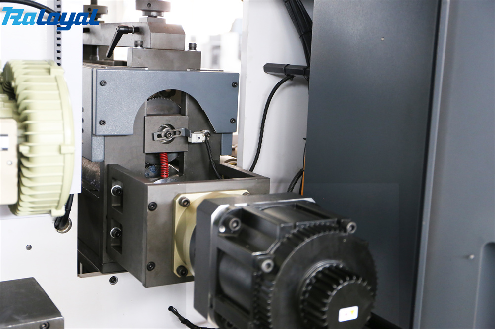Servo motor control