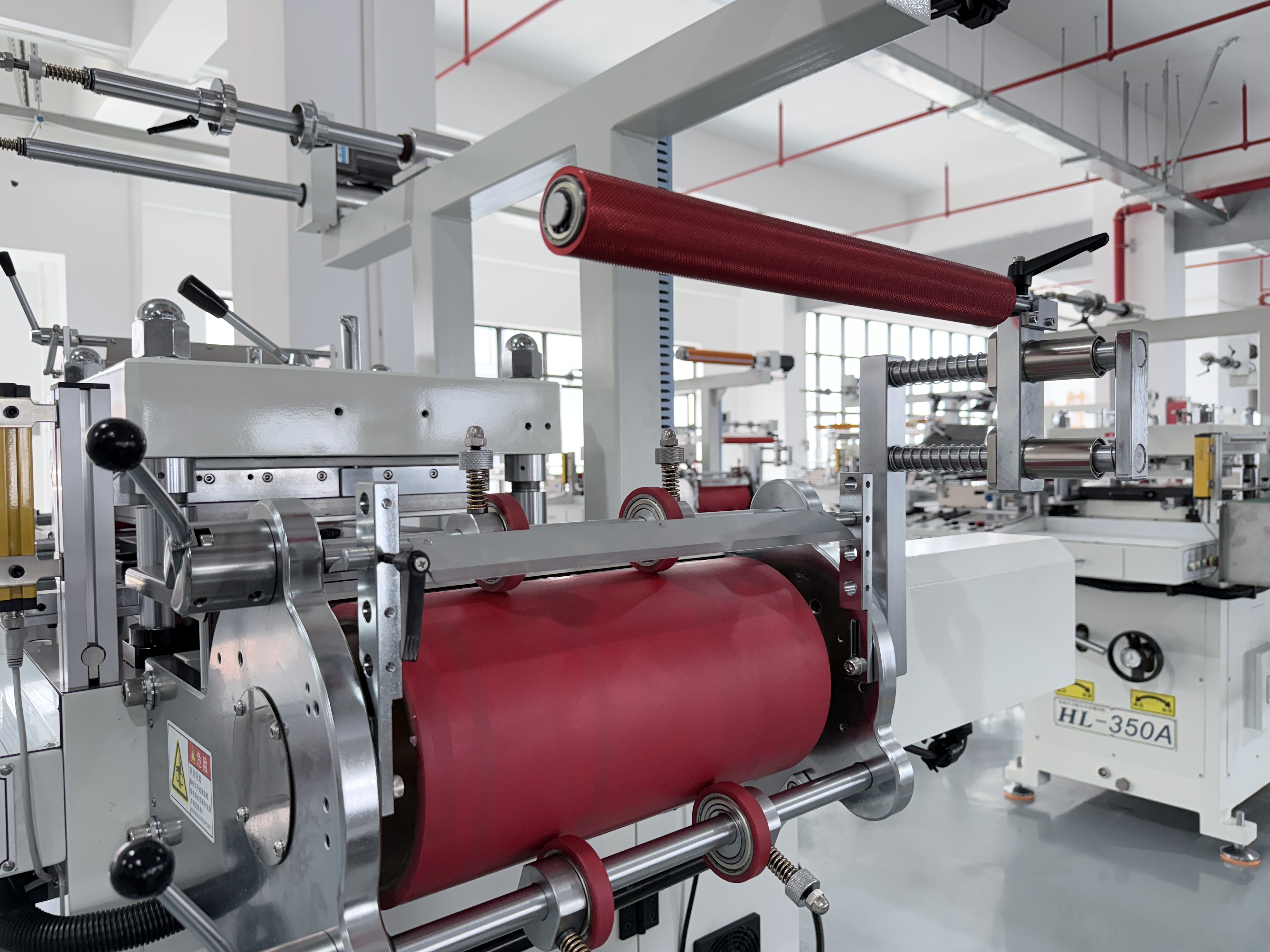 Servo Control Good Price 24000 Strokes/h HL350 Automatic Die Cutting Machine For Various PVC,PET, EVA Material Labels
