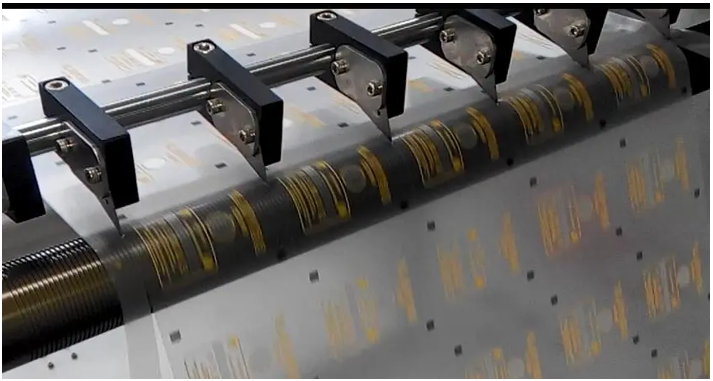 Slitting device
