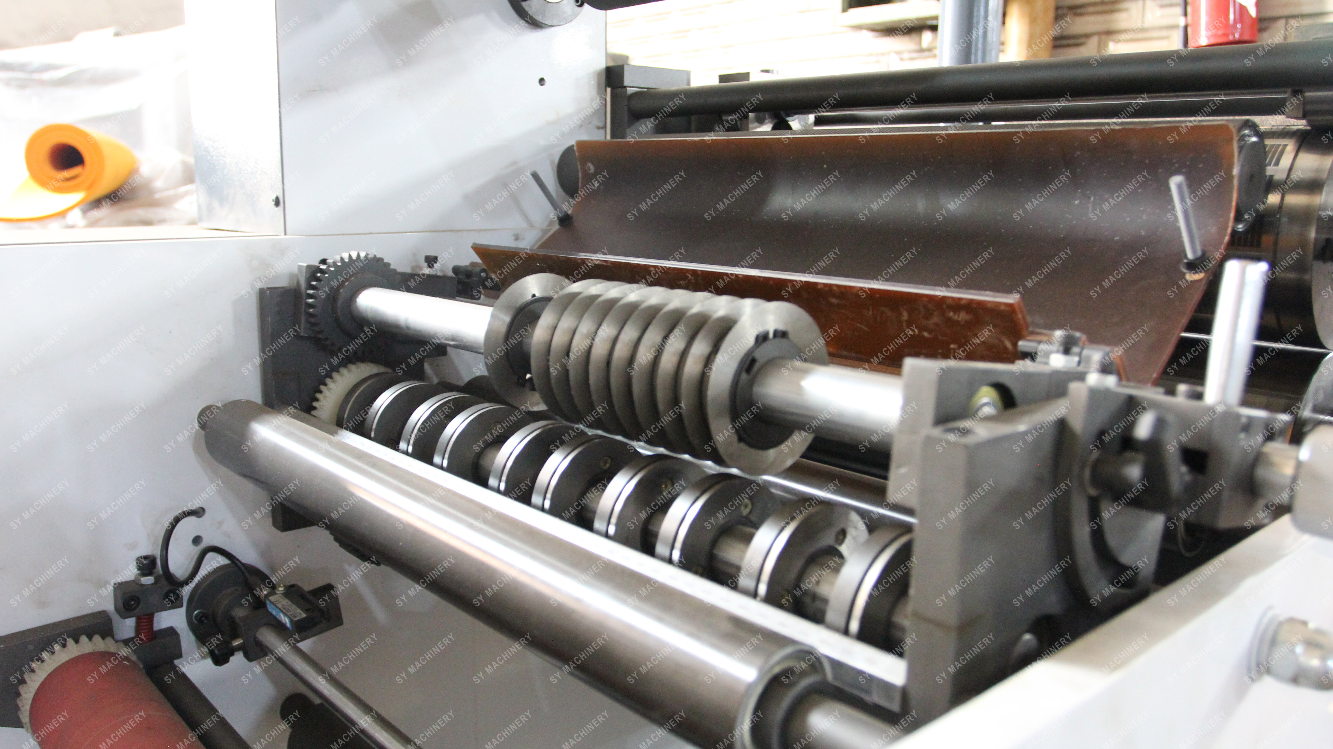 Slitting device