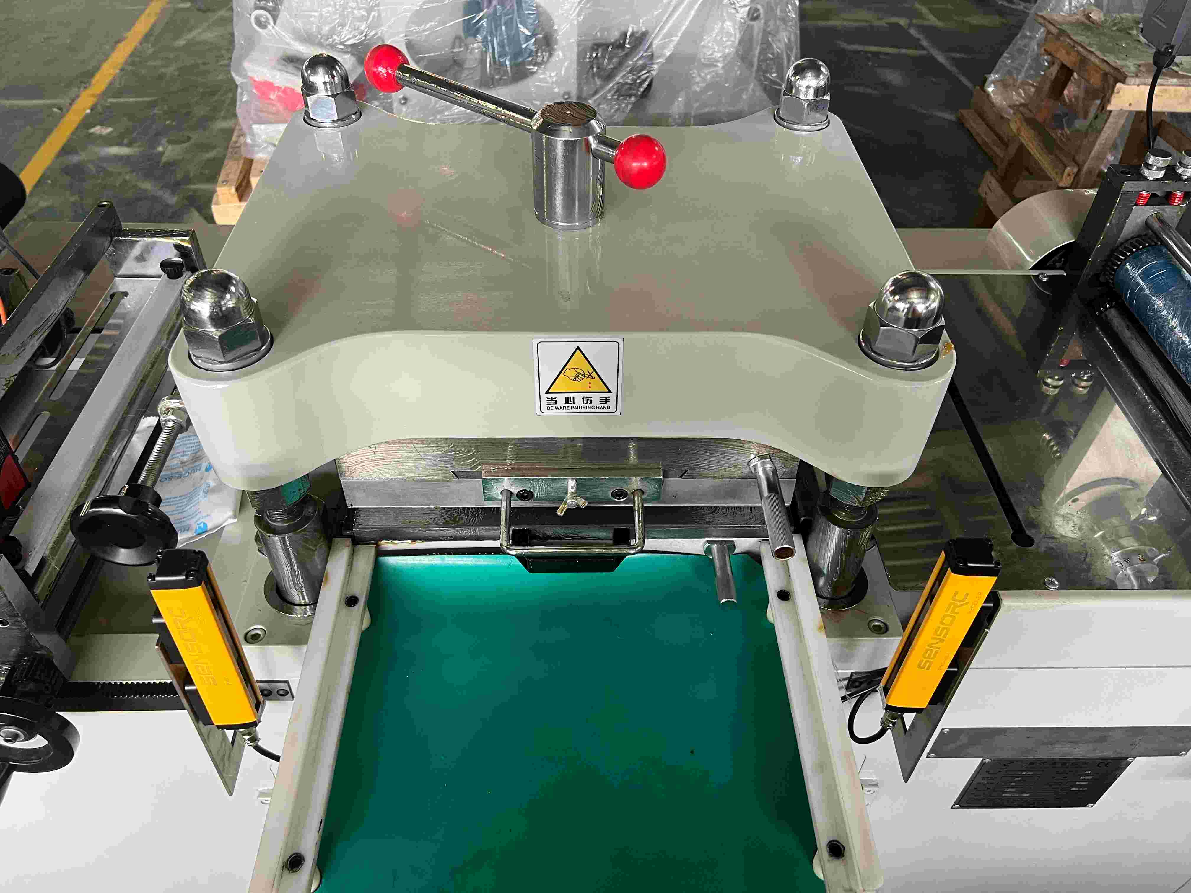 die cutting station & light curtain