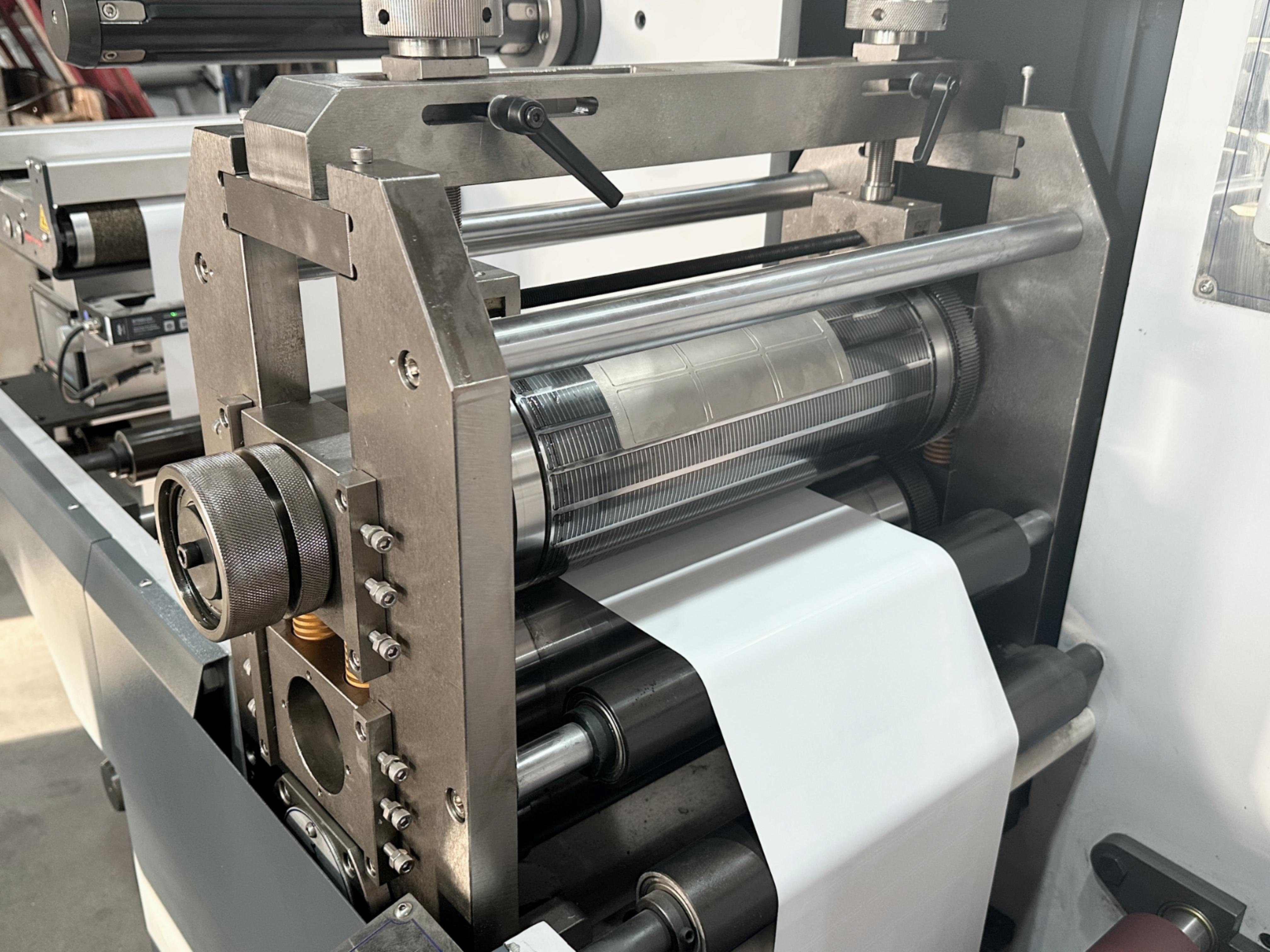 Best Selling Semi Rotary Die Cutting Slitting Die Cutter Machine for Printed Label Intermittent Die Cutting Machine