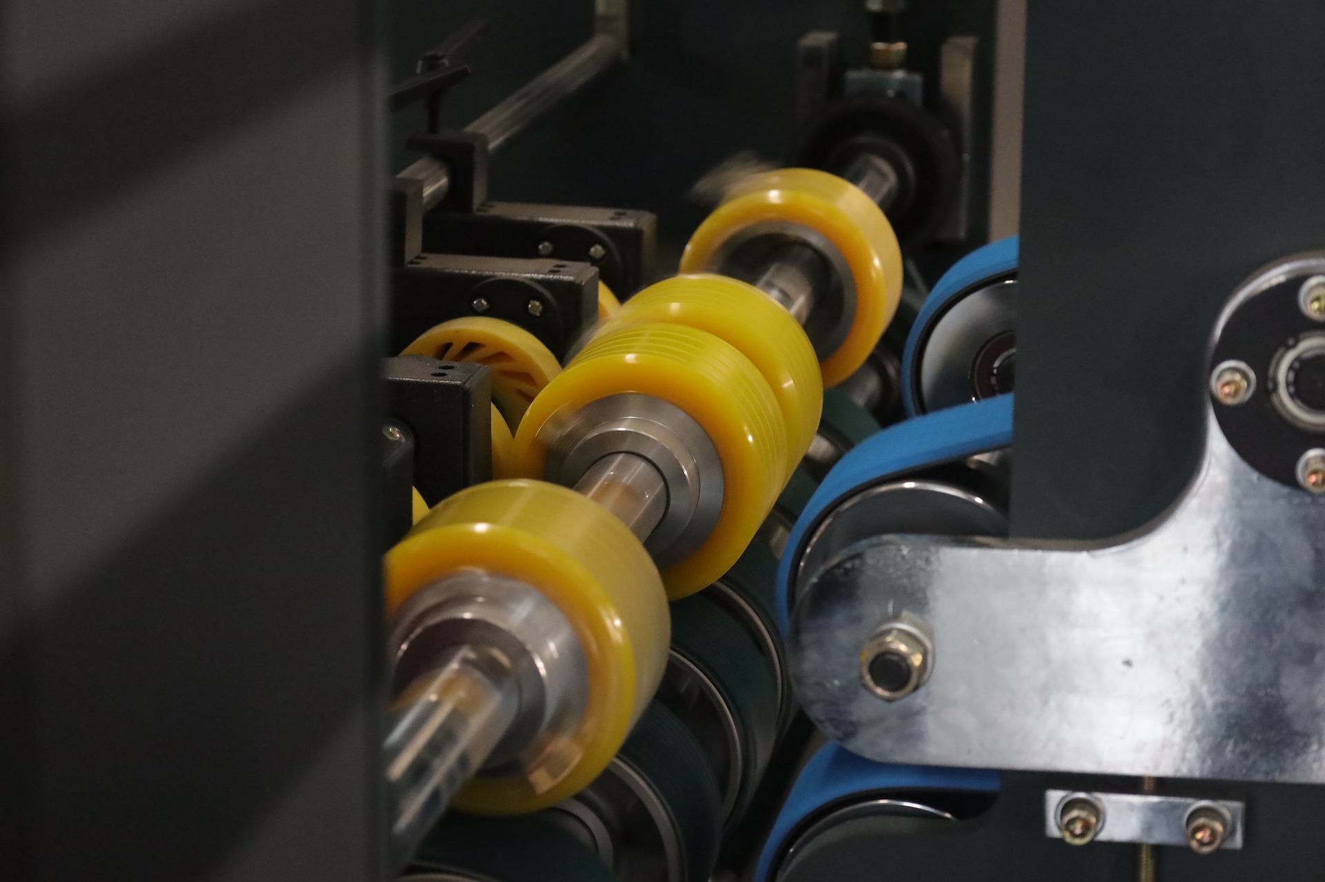 Automatic 4 Colors Flexo Printer Slotter Die-cutter Folder Gluer and Strapper Machine Inline